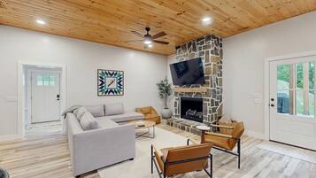 Télévision, cheminée