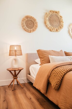 3 bedrooms, travel crib, free WiFi, bed sheets