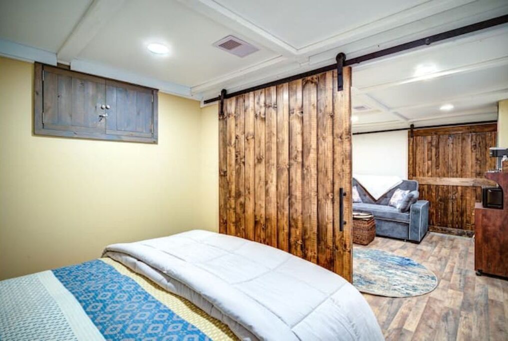 3 slaapkamers, een strijkplank/strijkijzer, gratis wifi, beddengoed