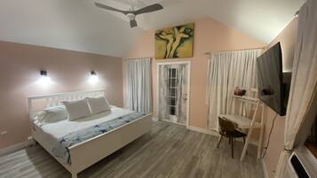 3 bedrooms, iron/ironing board, travel crib, free WiFi