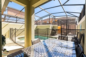 シャレー | プール | 屋内プール、屋外プール