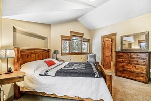3 bedrooms, iron/ironing board, travel cot, WiFi