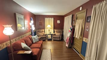 Smart TV, fireplace, DVD player