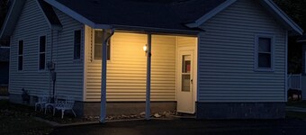 Aunt Martha’s Cottage -Pet Friendly 