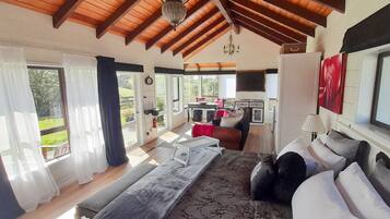 1 chambre, fer et planche à repasser, Wi-Fi gratuit, draps fournis