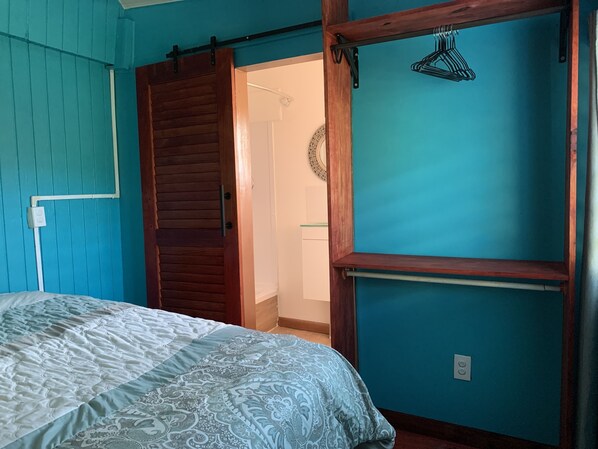 1 bedroom, travel cot, free WiFi, bed sheets - Cozy Studio near restaurants, laundry, shopping center, and beach. (Christiansted)
