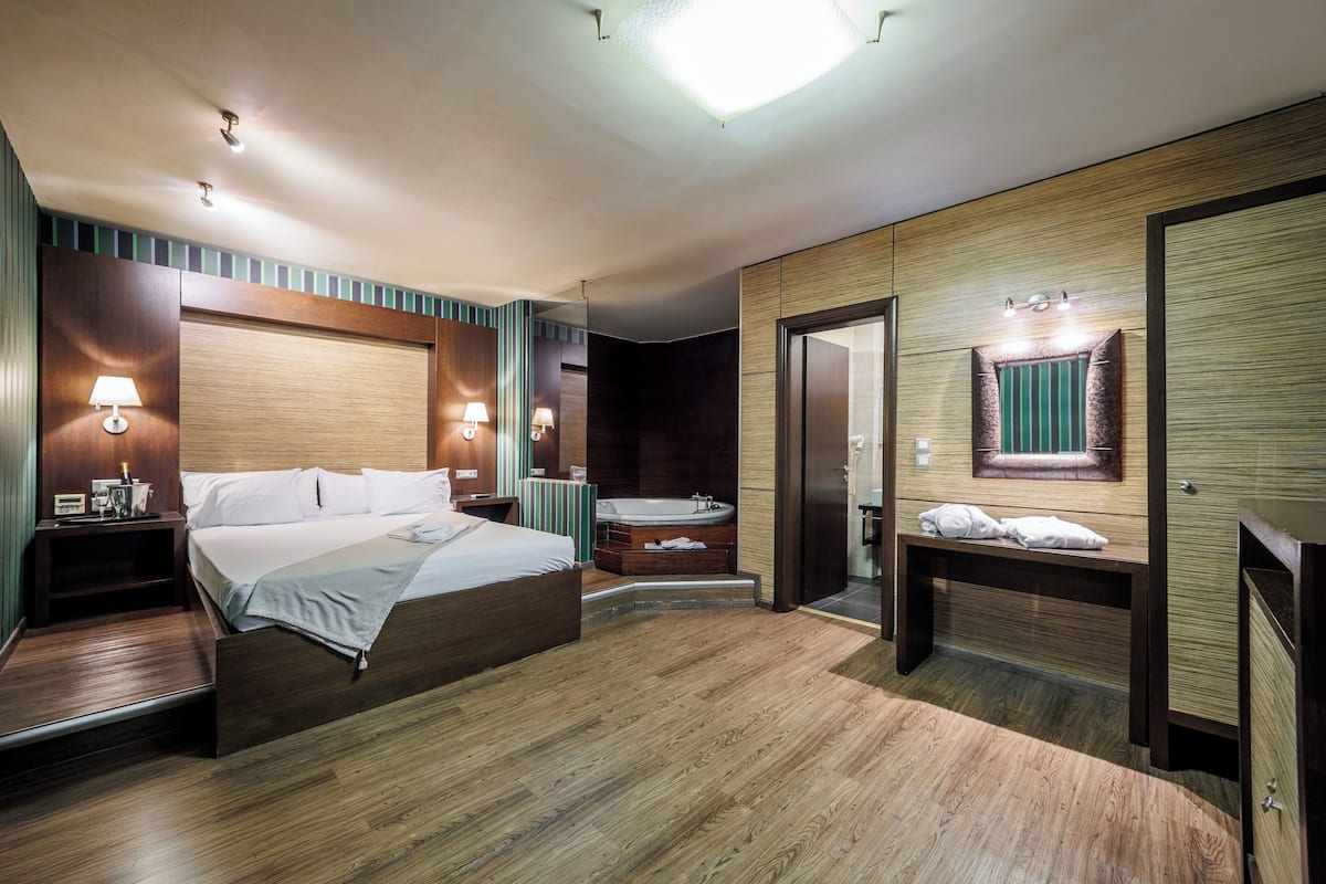 Aachen Suite | Rideaux occultants, chambres insonorisées, fer et planche à repasser