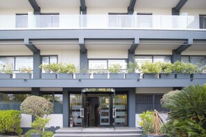 Mặt tiền nơi lưu trú