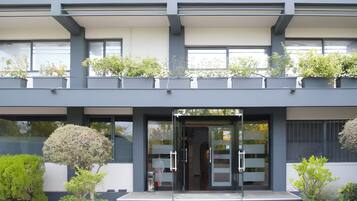 Fachada de la propiedad