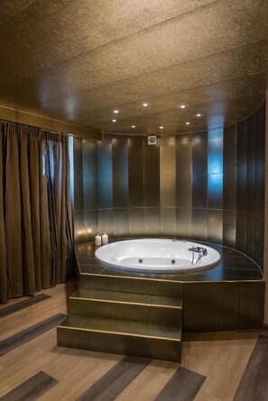 프레지덴셜 스위트, 온수 욕조 | 1 개의 침실, 암막 커튼, 방음 설비, 다리미/다리미판