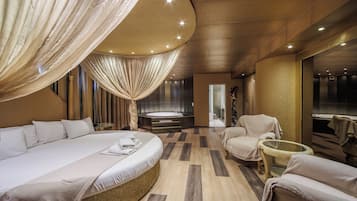 Presidential Suite, Hot Tub | 1 bedroom, blackout drapes, soundproofing, iron/ironing board