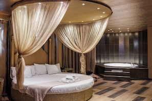 总统套房, 热水浴缸 | 遮光窗帘、隔音、熨斗/熨衣板、免费 WiFi