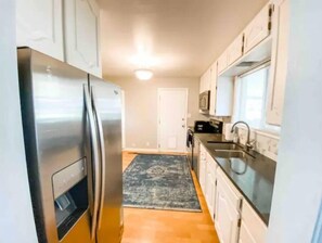 Private kitchen - Spacious Home Close to SLC and Lagoon 5 BD 3 BR (Bountiful)