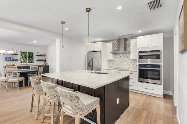 Stovetop - Good Vibes - Waterfront Living, Good Vibes - Waterfront Living (Cape Coral)