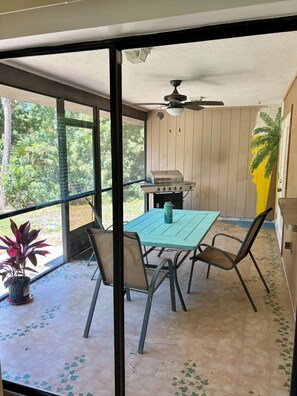 Outdoor dining