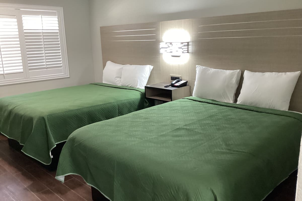 1 bedroom, desk, free wifi