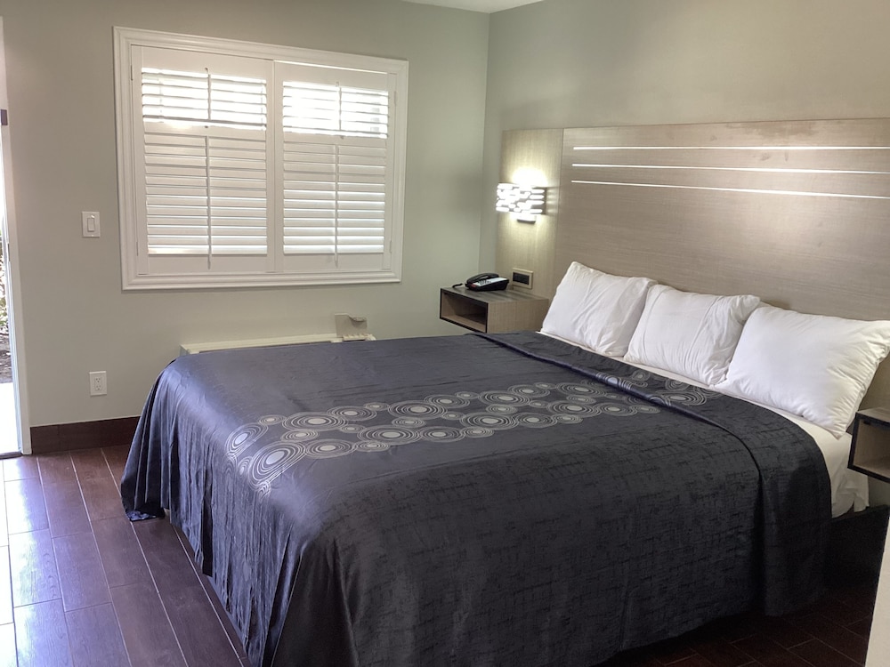 MAYFAIR INN ONTARIO AIRPORT photo 8