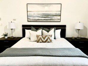 3 عدّة غرف نوم ومكواة/لوح كي وسرير سفر وواي فاي