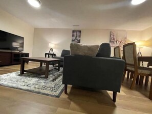 Smart TV, foosball - Lumi Deluxe (Saskatoon)