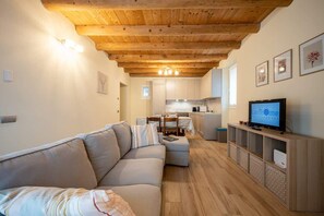 TV, fireplace - Flat with garden and parking spot - Larihome A21 (Gravedona ed Uniti)