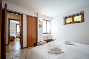 2 chambres, bureau, draps fournis