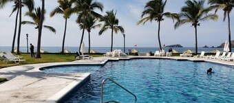 Beachfront Apartment at Ixtapa Iguana México Zihuatanejo Paradise