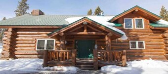 Snowmobile/hunting lodge, GTNP,Togwotee pass,winds