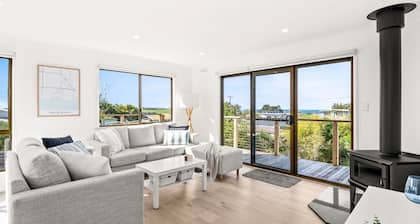Waikiki Beach House in Smiths Beach the perfect beachside getaway for the family.