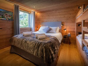 4 chambres, fer et planche à repasser, Wi-Fi, draps fournis