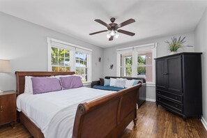 2 bedrooms, desk, iron/ironing board, free WiFi - Heated & Chilled Pool | Mini Golf | Arcade Games (Galveston)