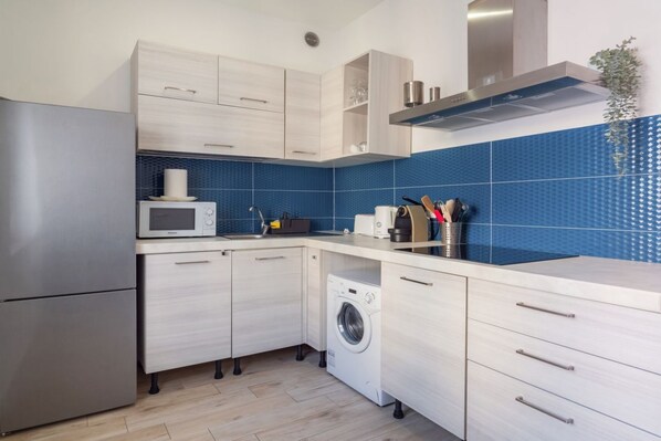 Micro-ondes, plaque de cuisson