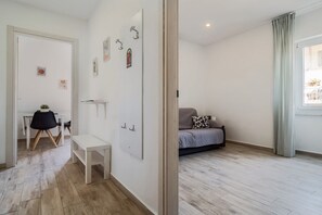 Interior - GuestHost - Cozy apartment of 60 sqm, able to accommodate up to 4 people, located on the second floor of a building without elevator. The property boasts a convenient location and well served by transport, we are very close to La Spezia Centrale station  (La Spezia)
