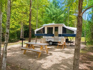 Outdoor dining - Turkey Knob: Pop-up in the Great Smoky Mountains  (Cosby)