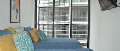 2 chambres, fer et planche à repasser, Wi-Fi, draps fournis