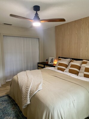 4 室のベッドルーム、WiFi、ベッドシーツ