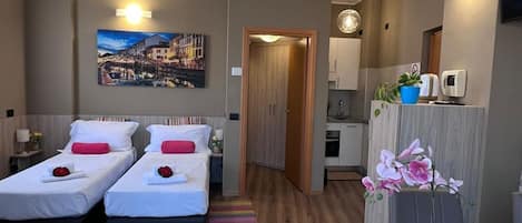 Bügeleisen/Bügelbrett, WLAN, Bettwäsche