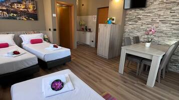 Fer et planche Ă  repasser, Wi-Fi, draps fournis