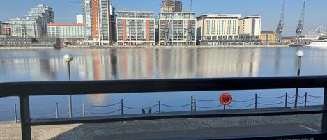 المنطقة المحيطة بالمنشأة