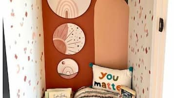 2 bedrooms, iron/ironing board, travel cot, free WiFi