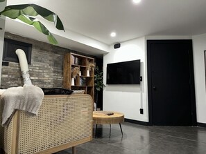 Interior - Modern 3Br Private Apt Near NYC (Newark)