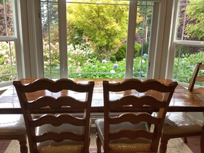 Dining - Historic Haven Across From Puget Sound High Speed Internet. (Hansville)