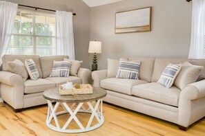 Living area - NEW! Cozy Gulf Coast Home
(Long Beach)