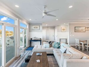 Televisión y oficina 