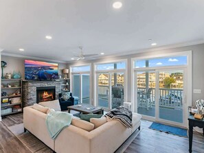 TV, offices - Waterfront 4BR Home with pier amazing views (Ocean City)