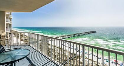 Casa De View: 14th Floor Lux Condo Sleeps 8! Heated Pool and Hot Tub! Includes Beach Service!