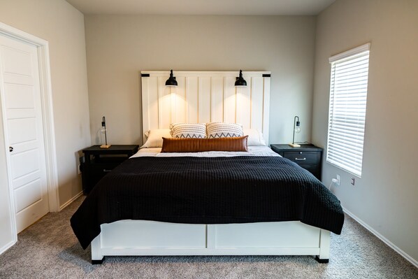 3 makuuhuonetta, silitysrauta/-lauta, vauvan matkasänky, ilmainen Wi-Fi