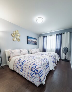 5 slaapkamers, een kluis op de kamer, een strijkplank/strijkijzer