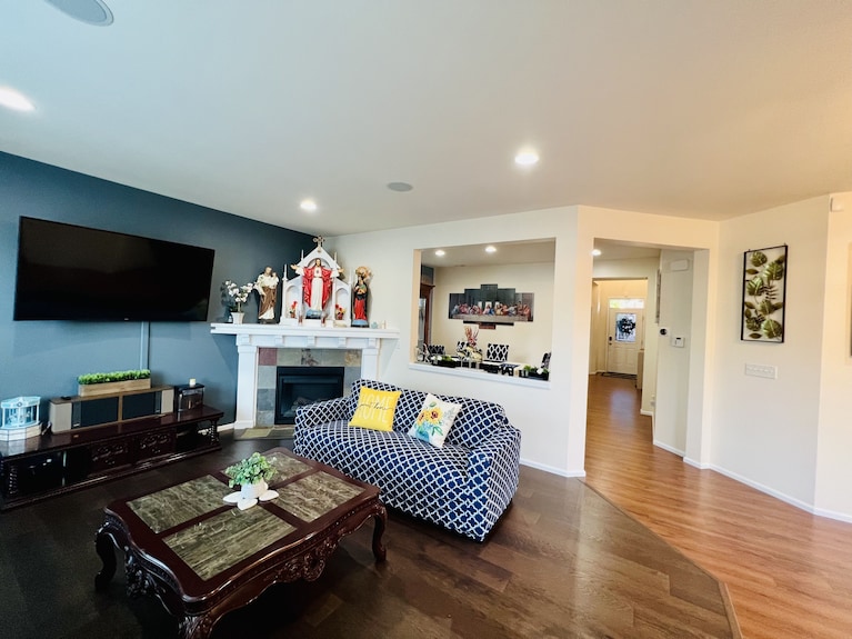 Bright & Spacious Modern House With Gorgeous Landscape + Ac Seattle-kent - Kent, WA
