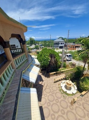 Property grounds - Cambridge mi casa ur casa w/pool & beach access (Runaway Bay PO)