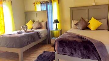 2 bedrooms, iron/ironing board, WiFi